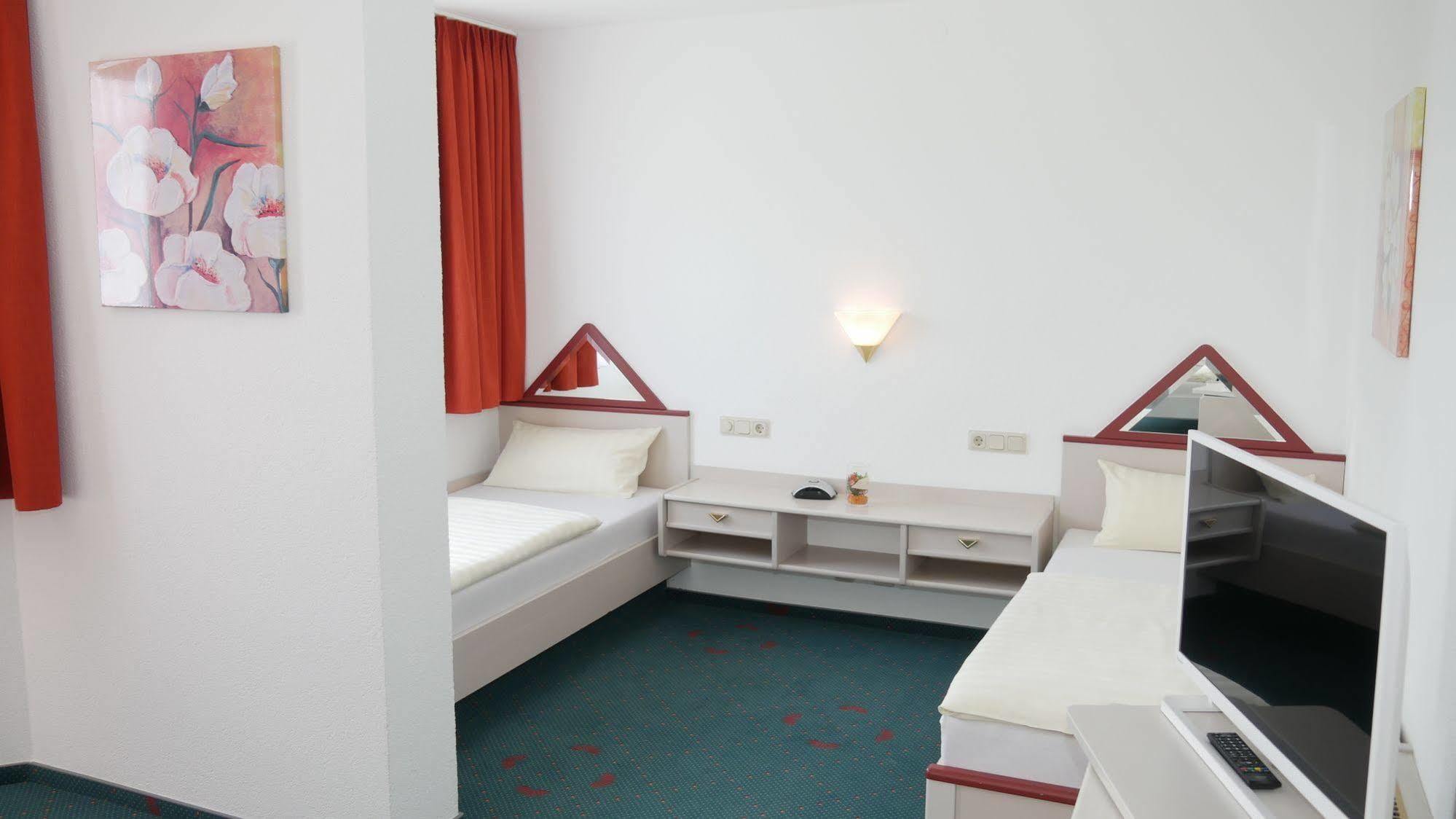Hotel Hessen Hotelpark 4*